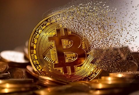 Bitcoin lags against altcoins