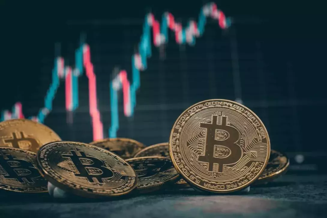 Bitcoin undecided on a scenario for May