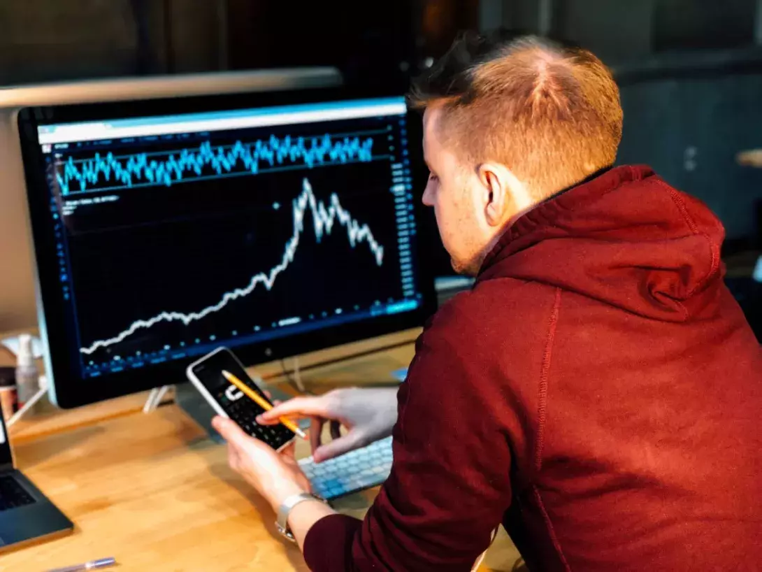 Day Trading vs. Swing Trading – Which is the Best Bitcoin Trading Strategy?