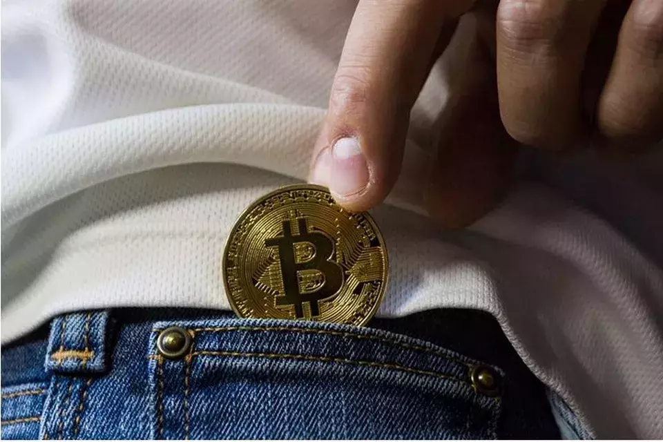 Getting paid in Bitcoin will become the norm: deVere CEO